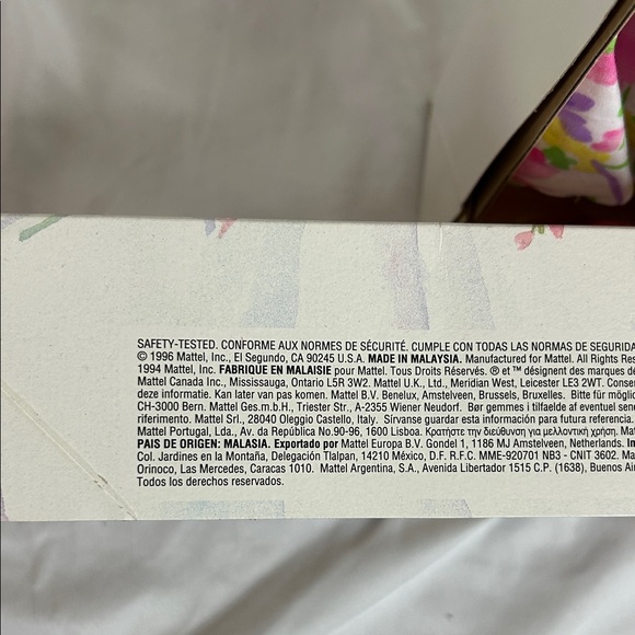 Barbie Spring Petals Special Edition - Picture 4 of 9